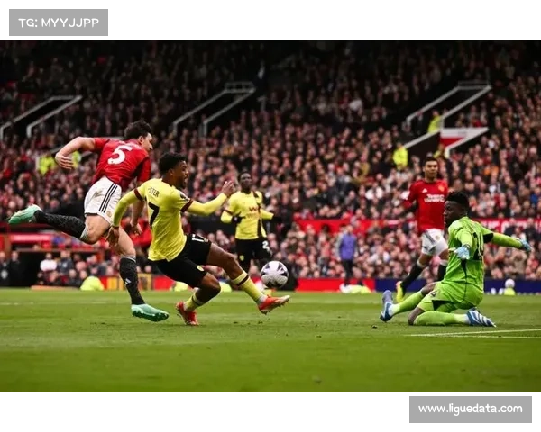 伯恩利小将安东尼兜射破门，曼联防线集体走神