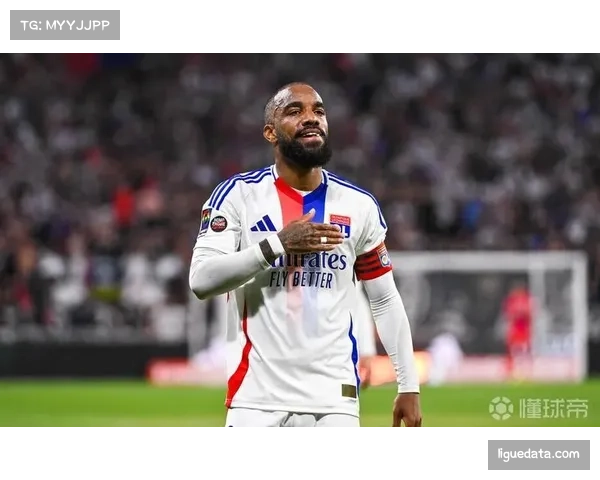 里昂1-0小胜尼斯结束三轮不胜，拉卡泽特助攻新人绝杀